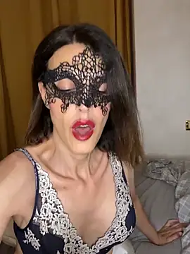 EliseAfterDark webcam