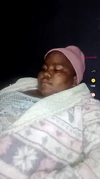 ChubbyMidgetxxx19 webcam