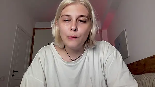 Ella_Bloom webcam
