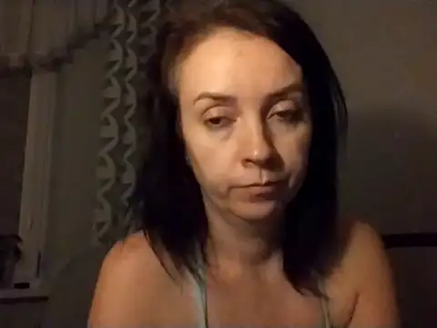 JenniferAlone webcam