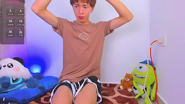 Ely_king live cam on StripChat