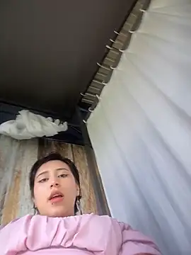 LiliSakuraXXX webcam