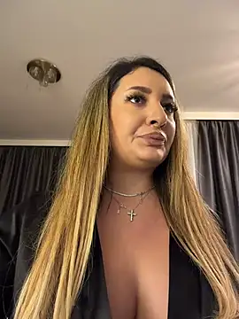 YaaraCollins Live Web Cam Show