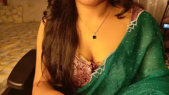 spicey_summi webcam
