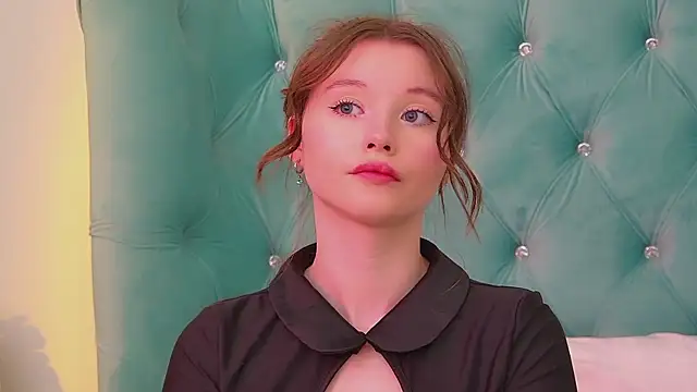 KeiraAsti webcam