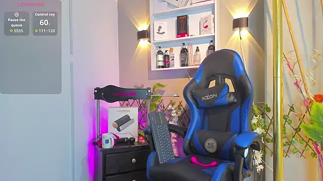 _taylor_black webcam