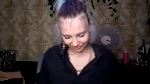 Helen18glo webcam