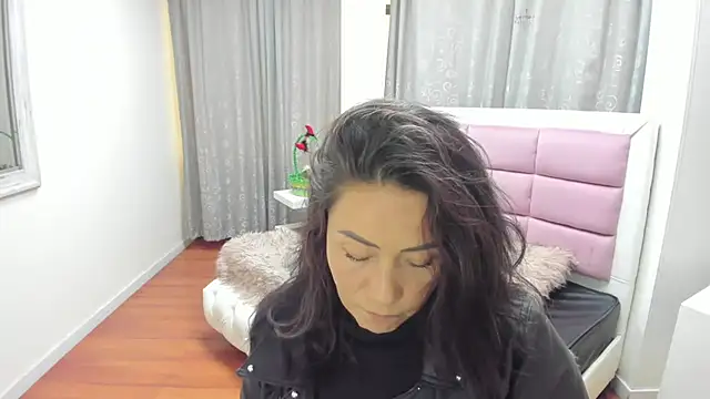 gaby_trent live cam on StripChat