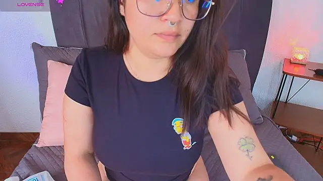 samm_curvy webcam