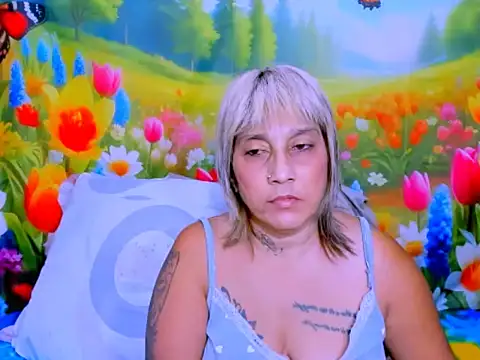 indianroxy webcam