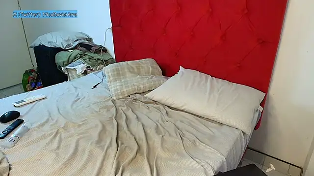 NicoDavisOfficial webcam