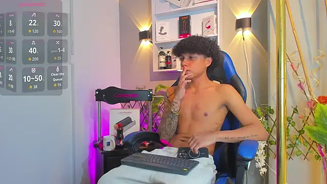 _taylor_black webcam