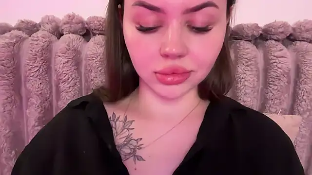 AlmaryKim webcam