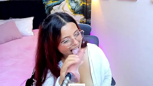 Miss_Kloee webcam