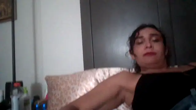 ditzycryztal live cam on StripChat