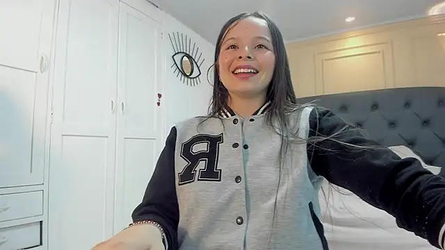 LORELAIGIVEN webcam