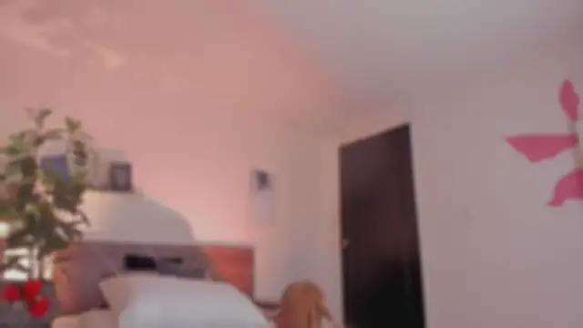 YariRose webcam