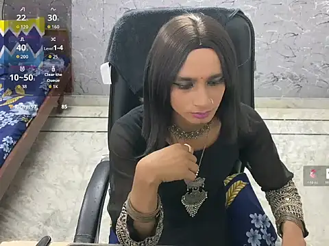 LuvLayla webcam