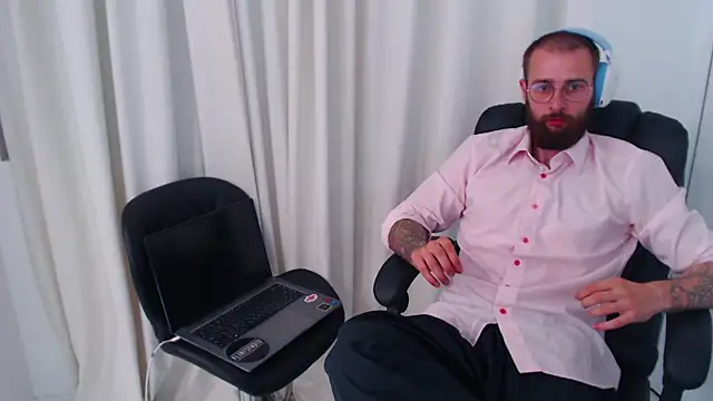 Chris_Dragon webcam
