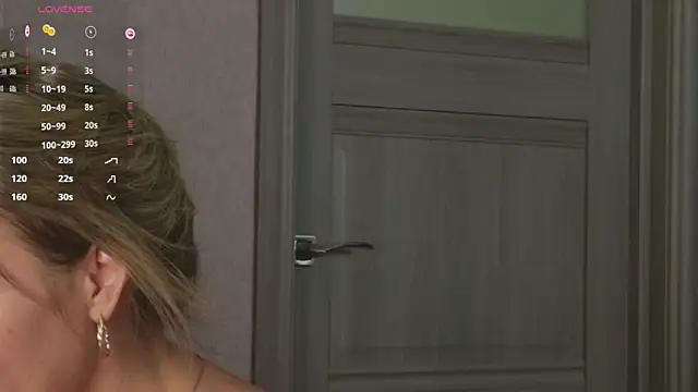 DianaWild live cam on StripChat