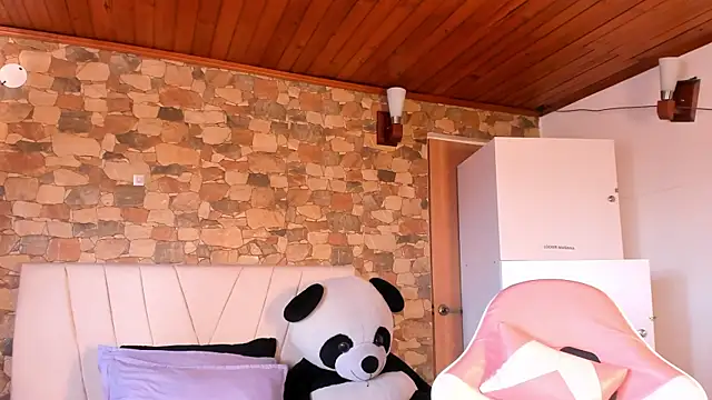 Khaimmi live cam on StripChat