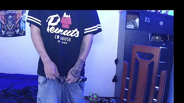 Fenix_hardcock live cam on StripChat