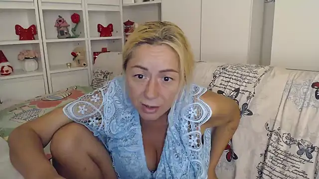 _karolynesyera_ webcam