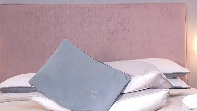 Busty_Zay live cam on StripChat