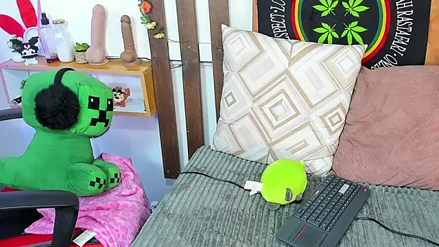 MeowMota_ live cam on StripChat