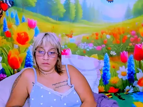 indianroxy webcam