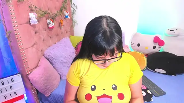 LillyCandy live cam on StripChat