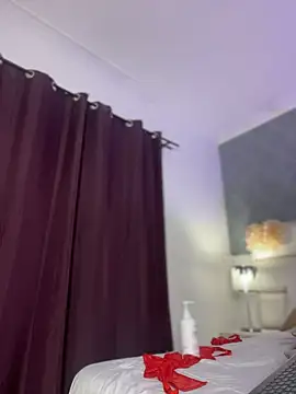 MiilaBlake live cam on StripChat
