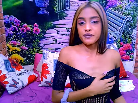 IndianPretty14u2Luv webcam