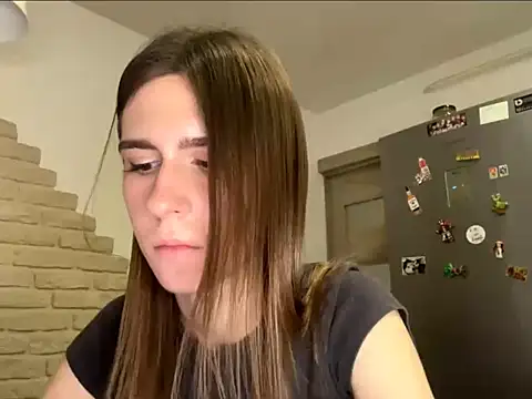 ZaraGuyette live cam on StripChat