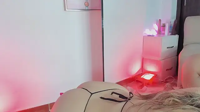 miaapril webcam