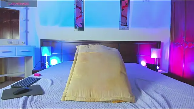 MiaMarin_hot webcam