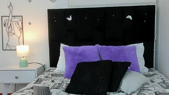 Brenda_Karter live cam on StripChat