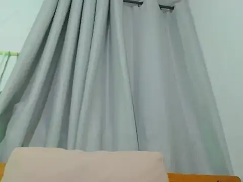 LilyRose_76 webcam