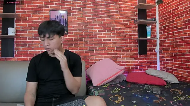 Hoot_boyss_ webcam