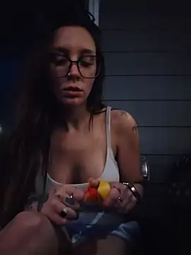 LilyOrion live webcam
