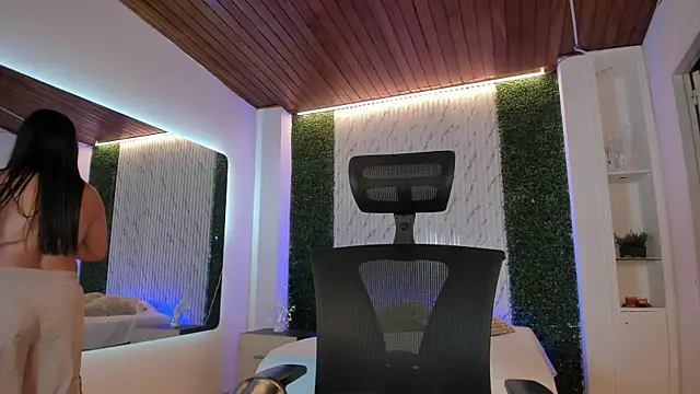 zoe_linss webcam