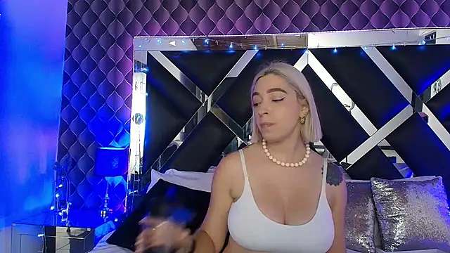 victoriaa_lee_ webcam