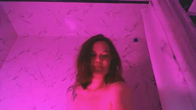 mary_lunar live cam on StripChat