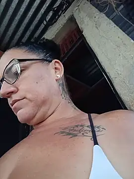tugordita-hot live cam on StripChat