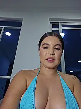 Pretty_Julieta live cam on StripChat