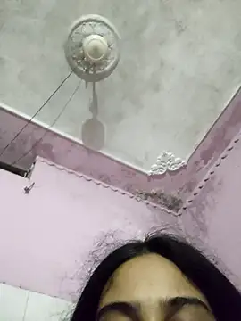 ALIZA_FENDY live cam on StripChat
