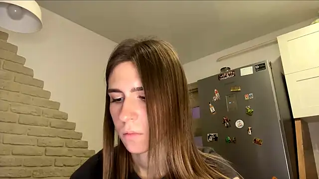 ZaraGuyette live cam on StripChat