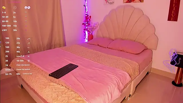 NahomyVega live cam on StripChat