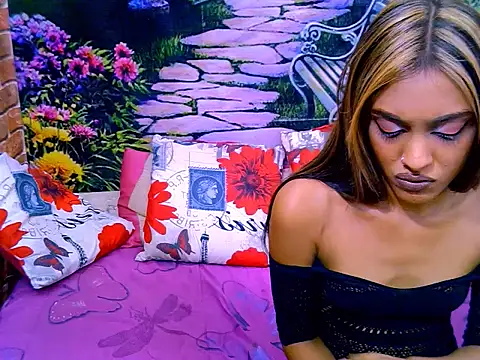 IndianPretty14u2Luv webcam
