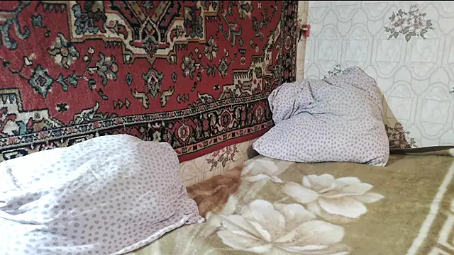 Zulfiya_Bruce webcam